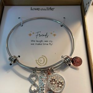 Expandable charm bracelet